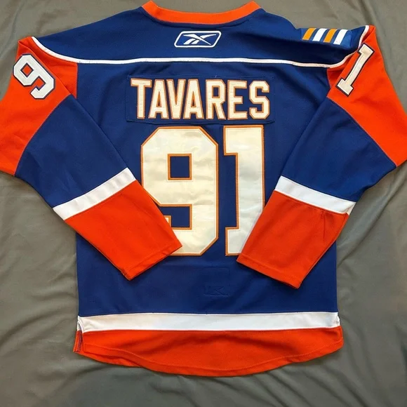 Authentic Vintage Reebok / NHL / New York Islanders Jersey - Picture 8 of 11